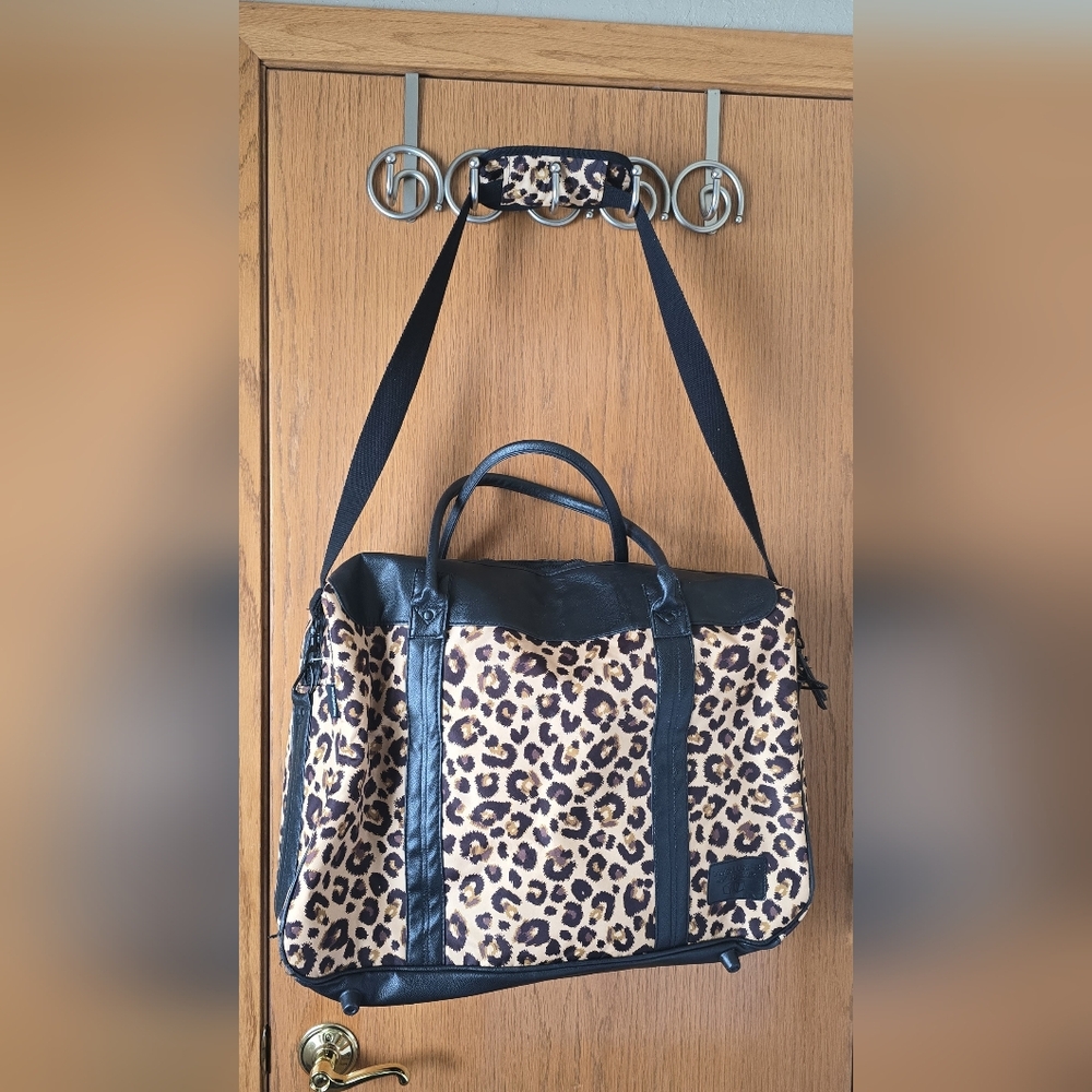 Leopard Print Weekender Bag Shoulder Strap & Handles Excellent Condition